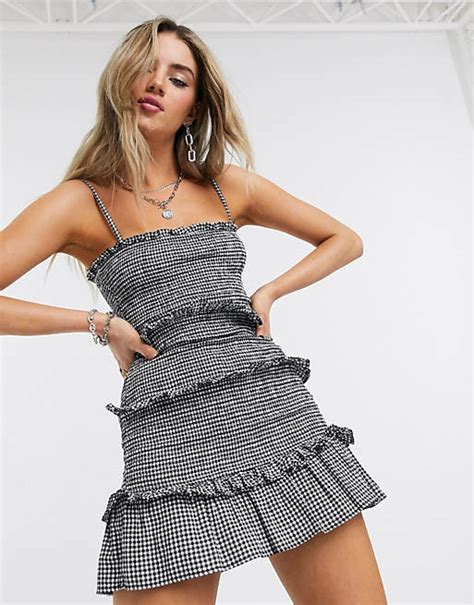 bershka mini jurk met panelen met ruches en monochroom gingham ruiten asos