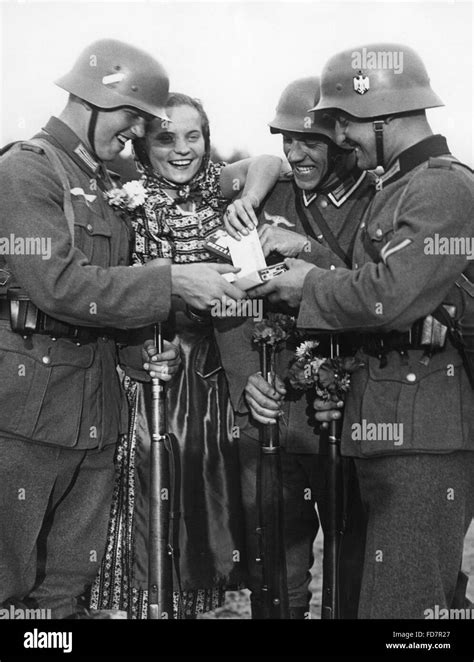 Wehrmacht Soldiers Girl Fotos Und Bildmaterial In Hoher Auflösung – Alamy