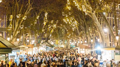 luces de navidad en barcelona donde podras verlas traveler