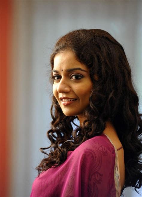 cute photos tamil actress swathi new photos