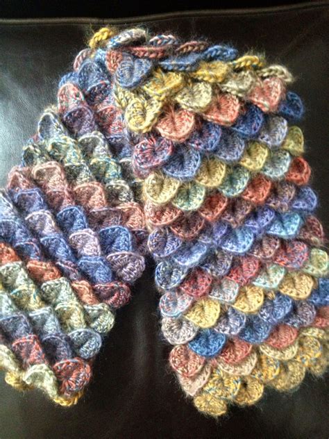 crochet crocodile stitch scarf by feistycairn i used the