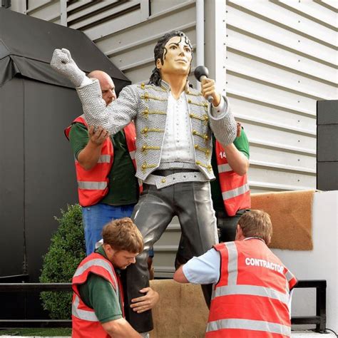 Fulham Removes Controversial Michael Jackson Statue From Craven Cottage
