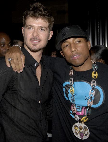 Robin Thicke Throws Pharrell Under The Bus The Urban Daily