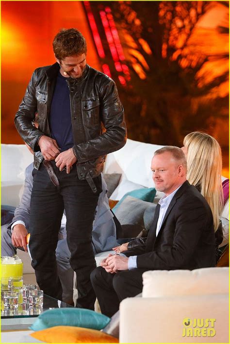 photo gerard butler puts ice down his pants on german tv show 28