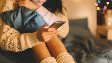 does too much screen time on digital media lead to adhd
