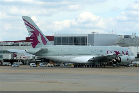 qatar airways  pensiunkan setengah armada pesawat airbus