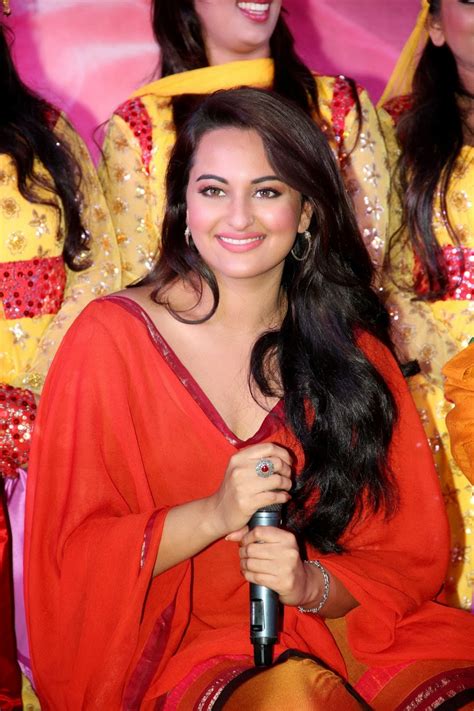 sonakshi sinha hot hd wallpapers 4 high resolution pictures