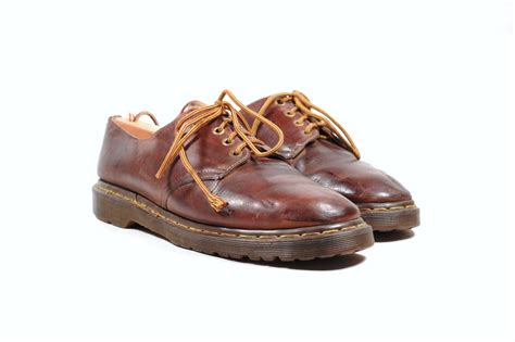 vintage mens   dr  martens brown leather  top shoes