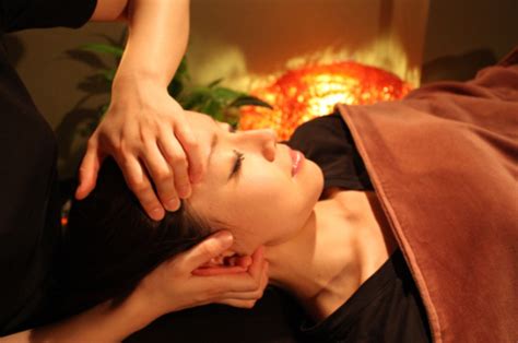 Tokyo’s New Sleep Inducing “time Machine” Head Massage Parlor Looks