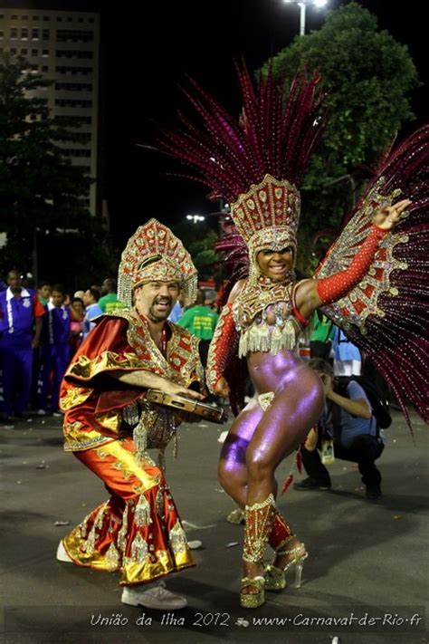Seconde Nuit De Défilé Des Groupes Spéciaux Carnaval De Rio