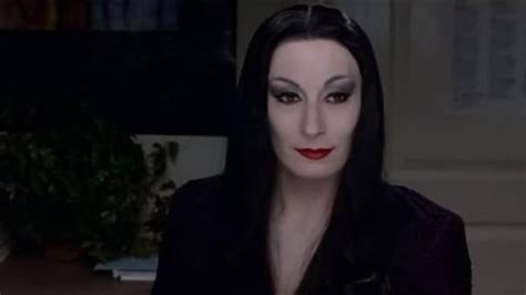 The Wig Morticia Addams Anjelica Huston In The Addams
