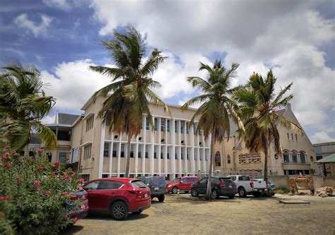 wat gebeurt er met de miljoenenschuld van het oude ziekenhuis op curacao caribisch netwerk