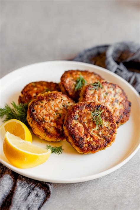easy canned salmon patties cakes keto paleo  carb