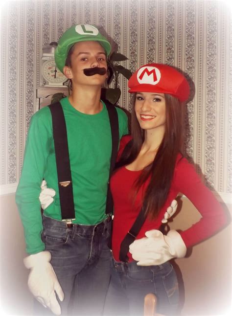 67 Halloween Costumes For Couples That Are Funny And Spooky