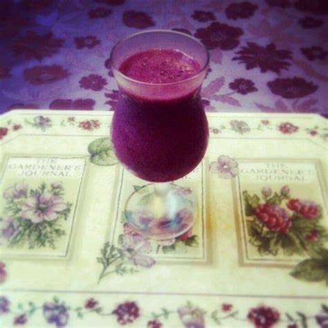 juice of the day ingredients red dragon fruit strawberry kiwi and banna healthylife