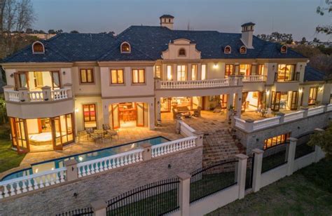 mansion  located  midrand gauteng province south africa mansions house house styles