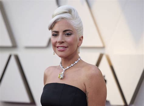 oscars lady gaga shines with victory performance of ‘shallow las