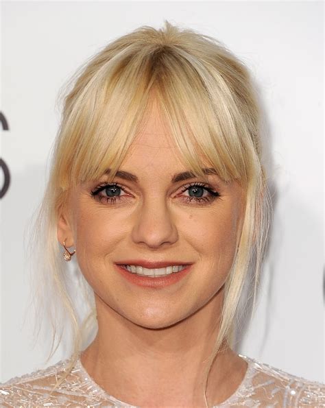 anna faris hair  makeup  peoples choice awards  red carpet popsugar beauty photo