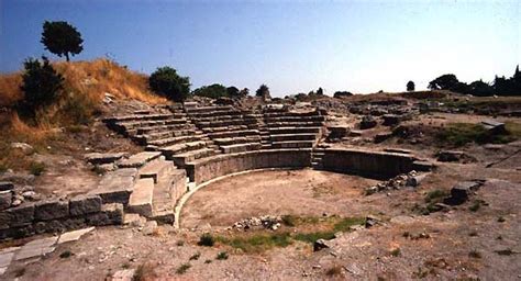 trioa troy turkey theatres amphitheatres stadiums odeons ancient greek roman world teatri odeon