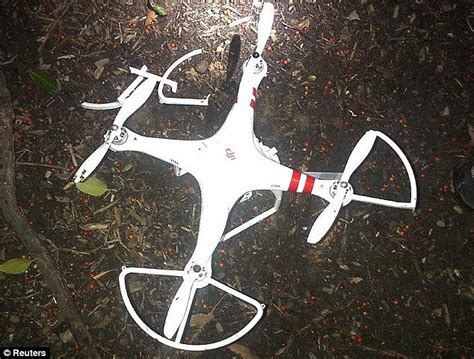 drones spotted flying  paris landmarks spark terror alert daily mail