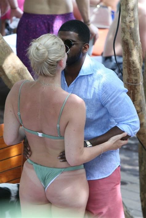 pk subban showing ownership of lindsey vonn s booty
