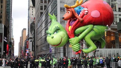 The Macy’s Thanksgiving Day Parade Is Best Enjoyed From A Social