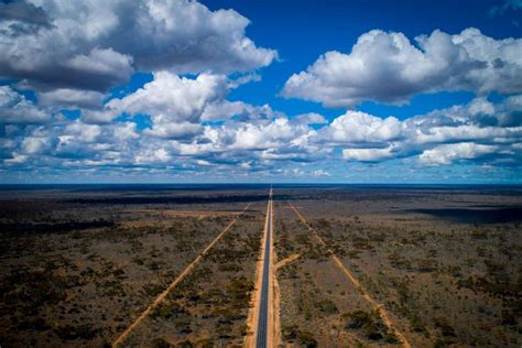 famous  mile straight   eyre highway  australias longest straight road rroadporn