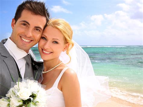 Wedding Pictures Beautiful Married Couple Romantic