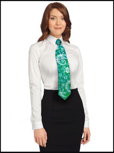 Pin By Clara On Skirt And Tie Women Wearing Ties Business Attire