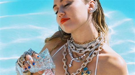 miley cyrus shares a nude photo on instagram al bawaba