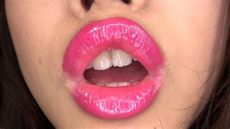 Sexy Lips Lesbian Kissing 36doks00292 Doks 292