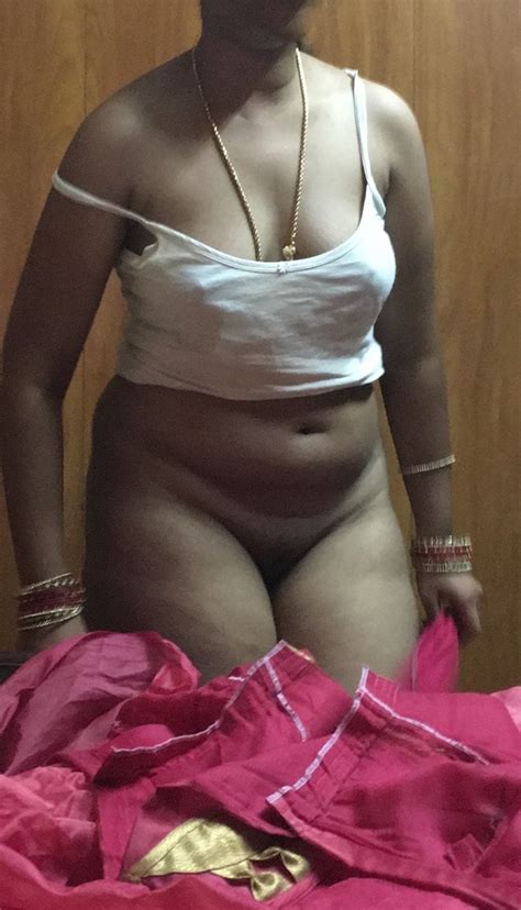 tamil housewife saree strip photo album by thevidiya pondatti xvideos
