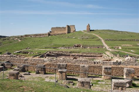 rutas valeria  sus ruinas romanas castillo de garcimunoz