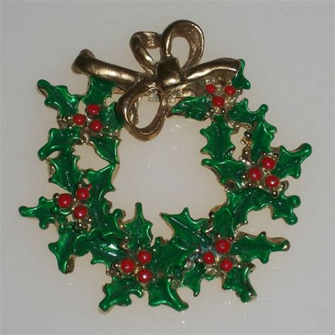 vintage christmas pin brooch red green wreath 1960s etsy