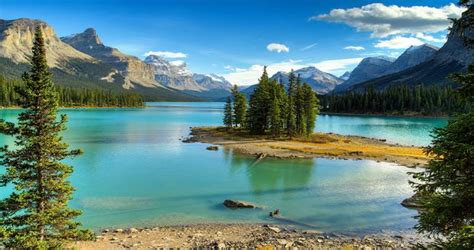 25 Best Places To Visit In Canada