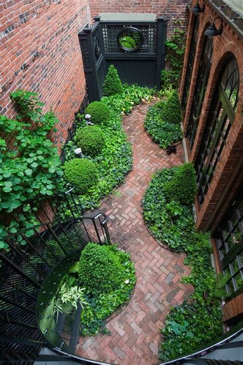 amazing small courtyard garden design ideas pimphomee