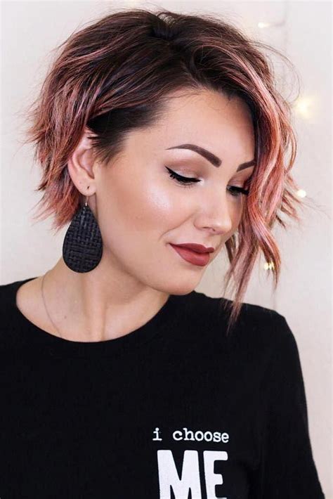 25 Handy Styling Ways For Short Wavy Hair To Make Everyone