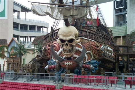 tampa bay bucs pirate ship  buccaneers cove nassal