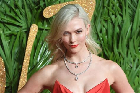 look karlie kloss shows off engagement ring on instagram