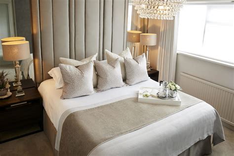 ways  achieve  luxury boutique hotel style bedroom girl  house