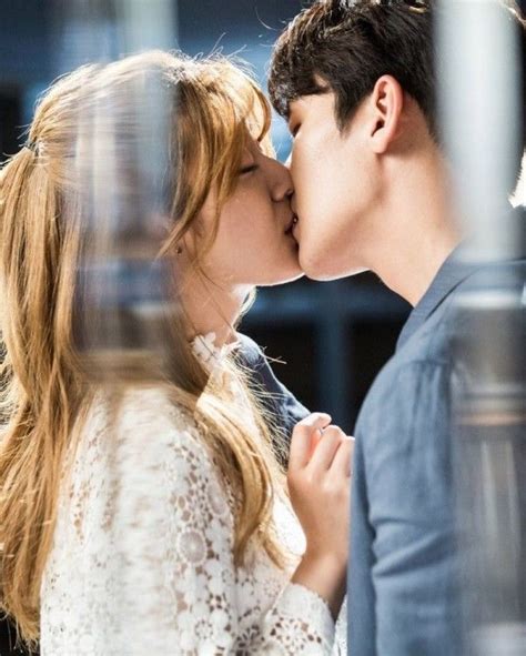 Foto Artis Korea Ciuman Bibir Paling Hot