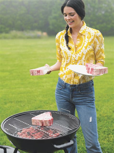 bbq hosting tips how to throw a outdoor party