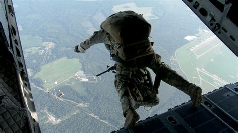airborne special forces test  parachute navigation system  ft bragg fort hood press center
