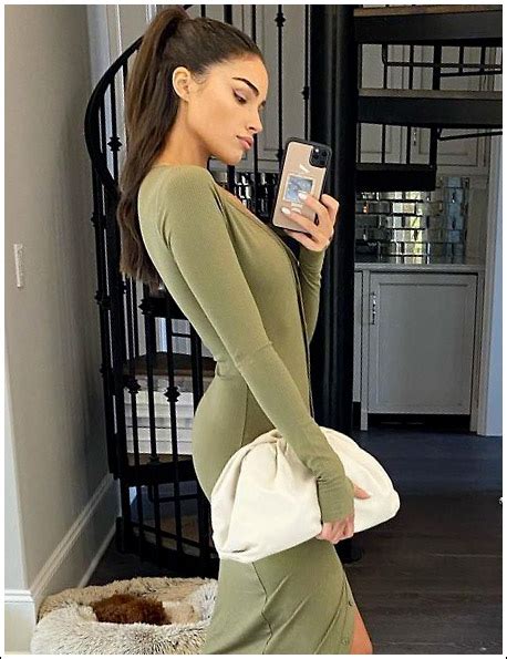 Olivia Culpo Selfies Her Insanely Sexy Perfect Booty Curves