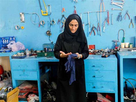 Emirati Woman Repairs Cars To Break Gender Stereotypes First Emirati