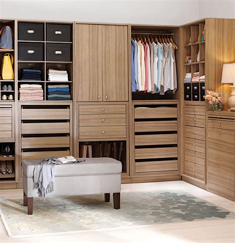 perfectly organized closet   ready   morning  easier homedecoratorscom