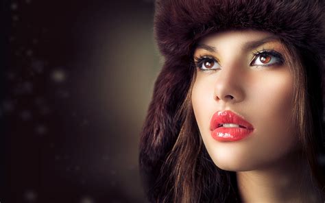 Free Download Beauty Fashion Model Girl With Hat Wallpaper [2880x1800