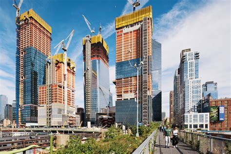 construction  hudson yards continues   york times
