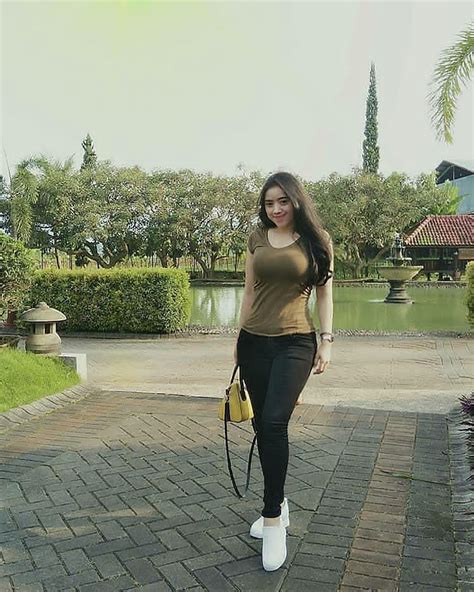 Tina Wati Di Instagram Kencan Yuk Dewi Puspittaa Indonesian Women
