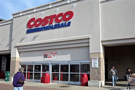 costco cost is spanking walmart s wmt hide in two big areas thestreet